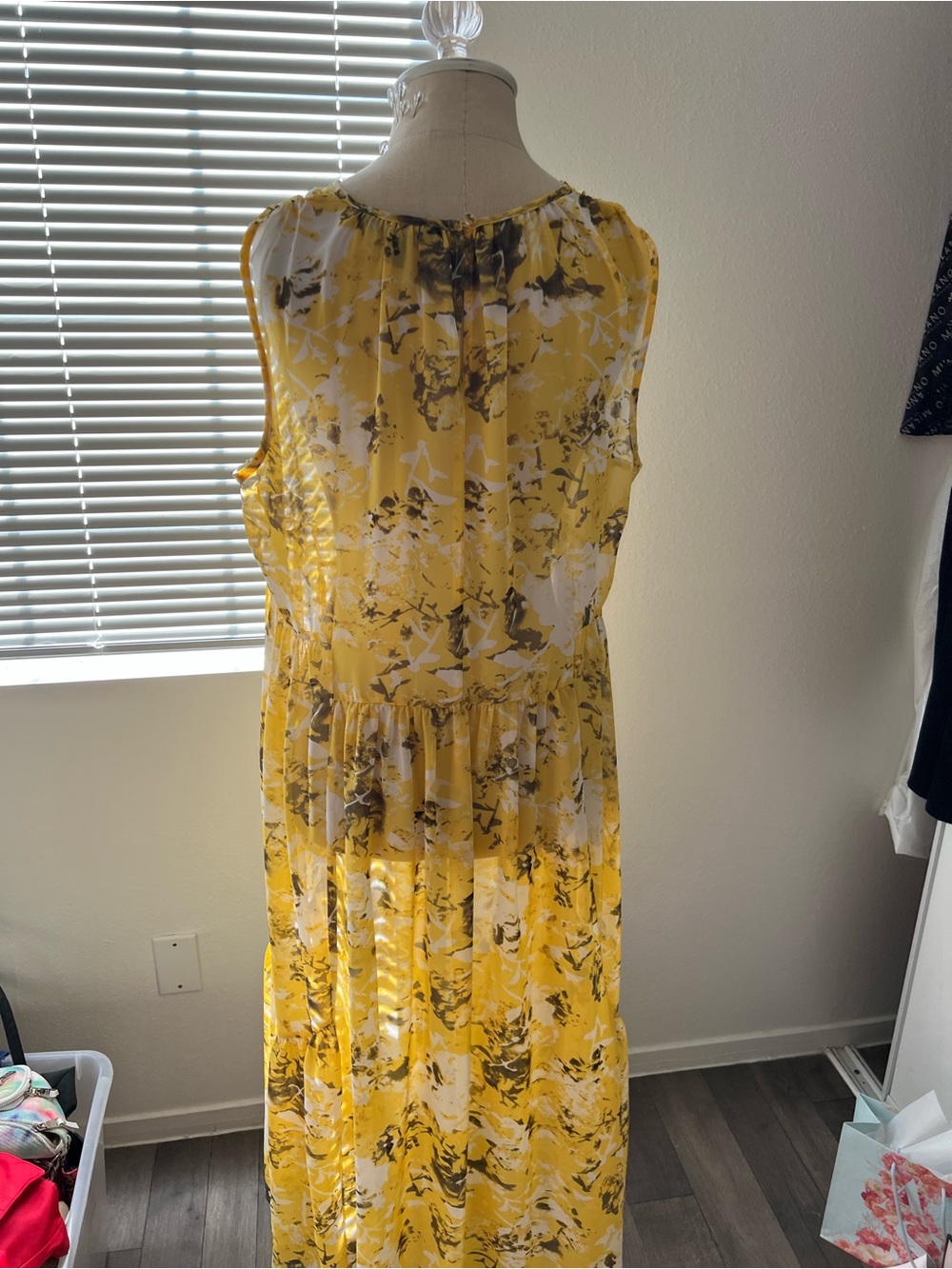 Vera Wang Yellow White Floral Maxi Dress